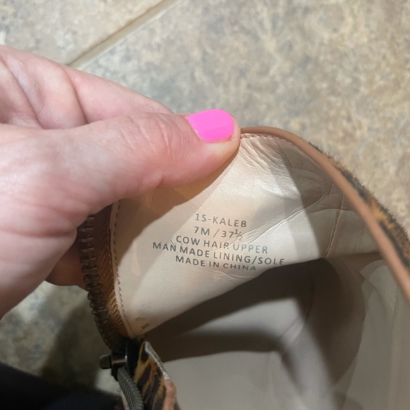 Vince Camuto booties with tassel - Picture 11 of 14